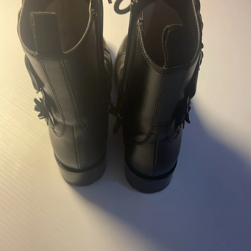 Valentino Garavani Black leather boots women size 8 - Picture 3 of 6